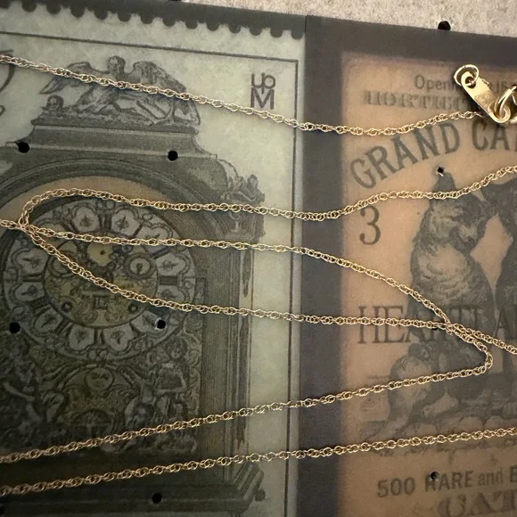 Dainty 10kt solid gold twisted rope chain necklace Singapore prince of wales - Picture 3 of 6